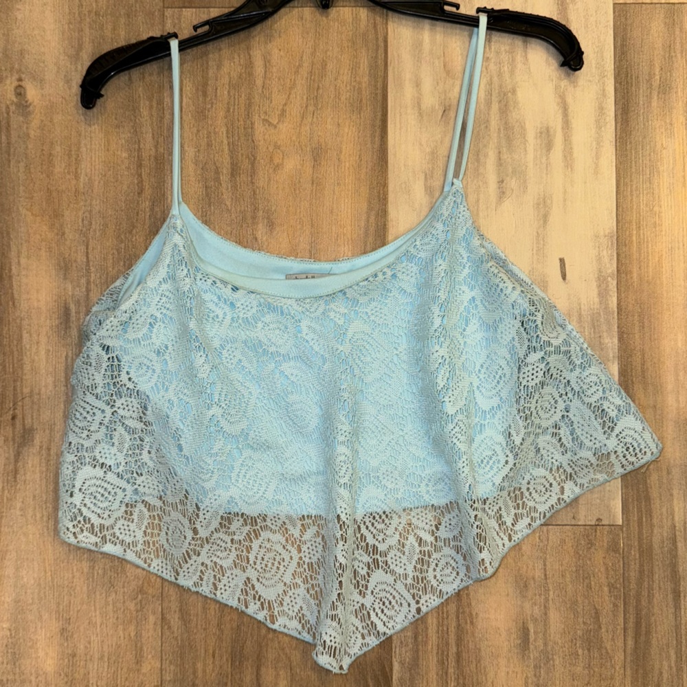 Charlotte Russe size medium flowy crop top lace front design LIKE NEW